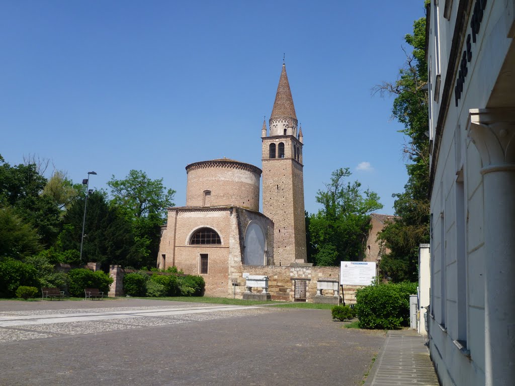 Badia Polesine (Rovigo) - Abbazia la Vangadizza by leochiodojeans