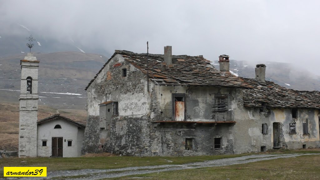 Mont Cenis - Hameau Grand Croix: già stazione della ferrovia Fell , ed ora abbandonata by Armando-Franca