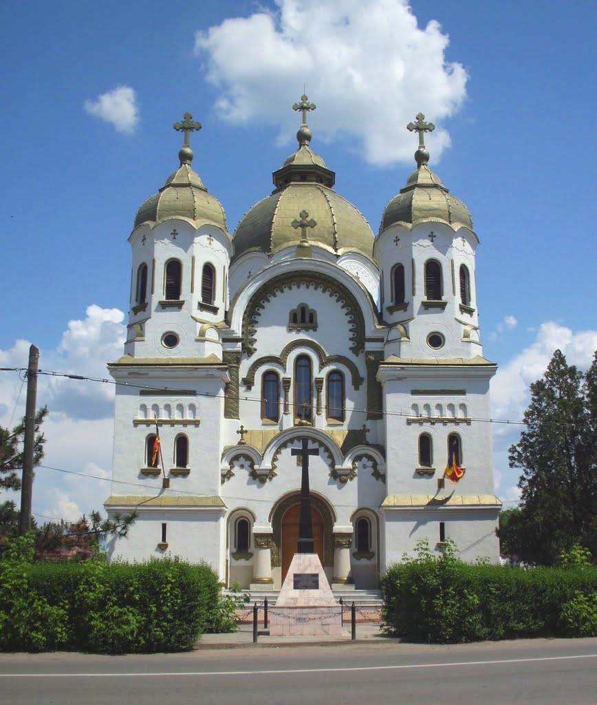 Salonta - Biserica Ortodoxă ''Înălţarea Domnului'' by danger.mouse