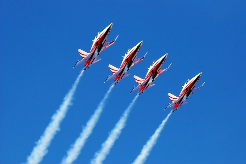 Patrouille Swiss at Axalp-Ebenfluh Okt.11.07 by wdaeppen