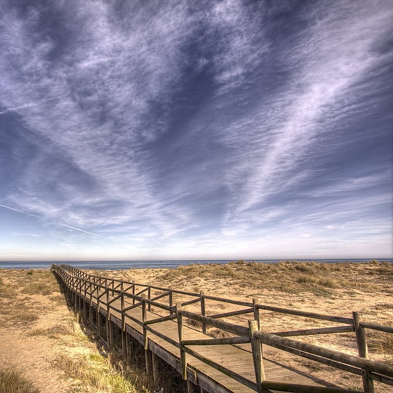 Footbridge by Vicent de los Angeles