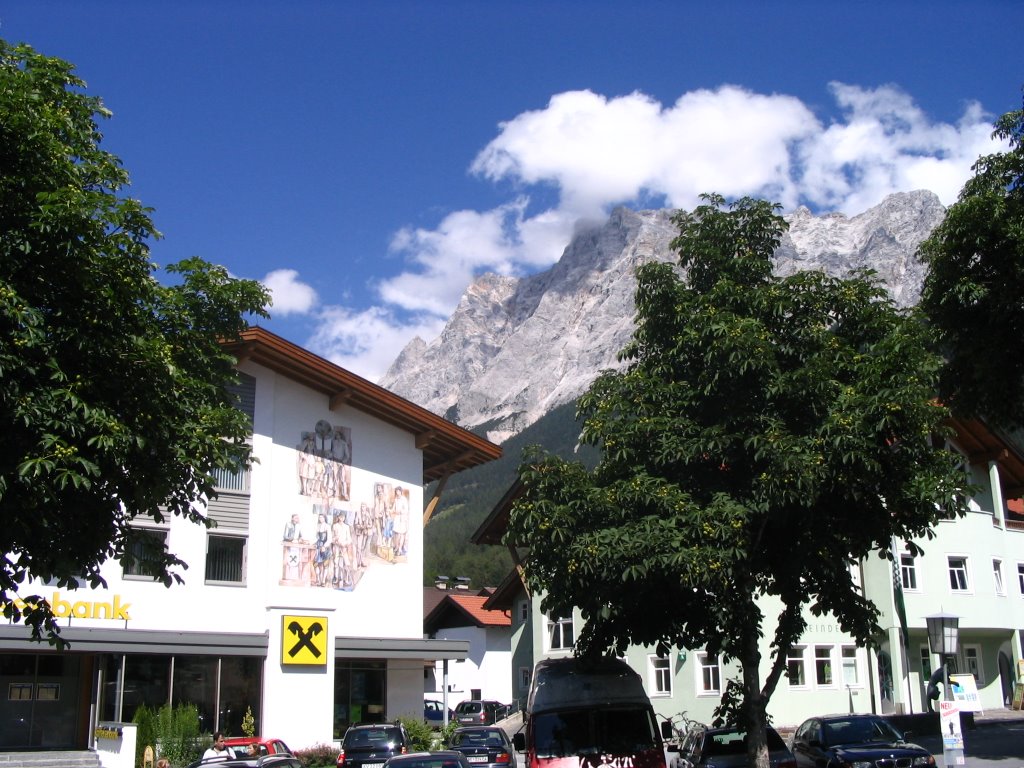 Ehrwald mit Blick zum Wettersteingebirge by billie1000