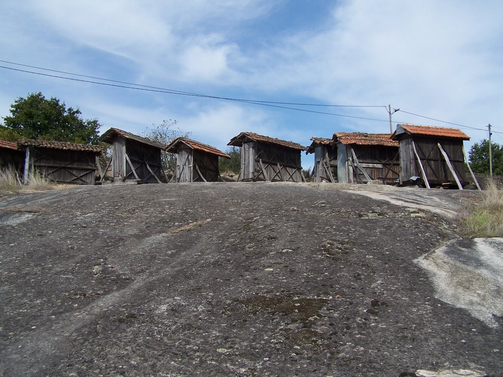 Lajes (Sátão) Espigueiros da Laje Grande by Eduardo Morais