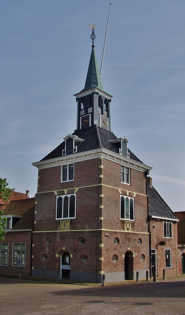 Waag van Makkum by Canadian Mike