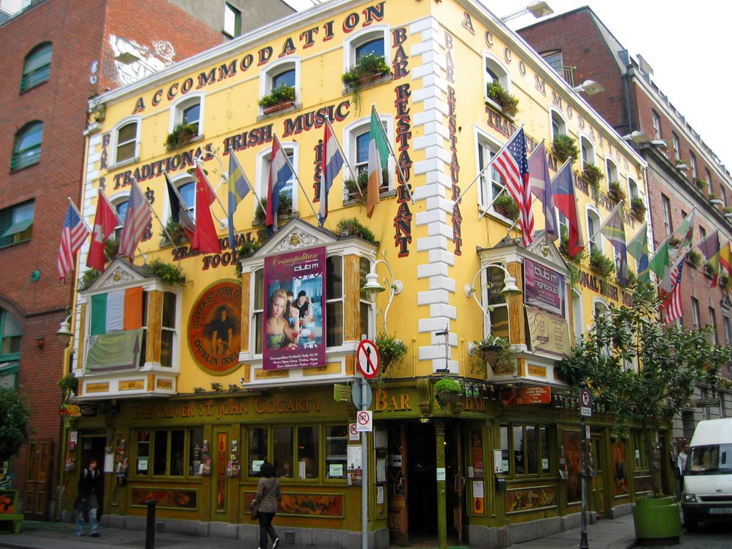 Pub in Temple Bar Dublin/Ireland by Robby-BF