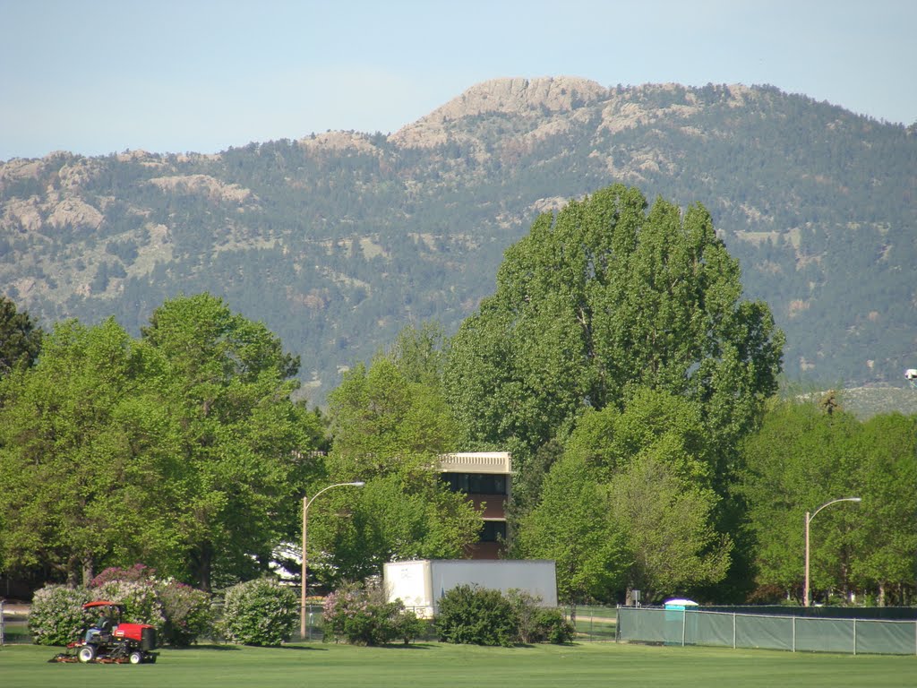 Horsetooth view from CSU. by Marcelo Zerillo