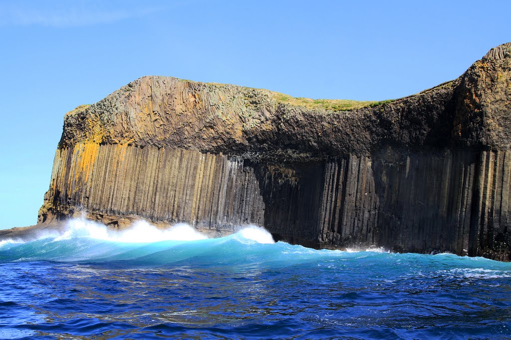 #123 - Zodiak cruise on the southern side of Staffa by matsljungberg