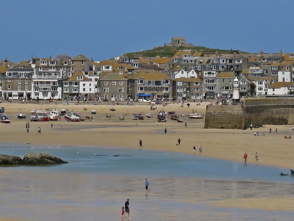 St Ives Harbour & St Nicholas Chapel by Peter Connolly