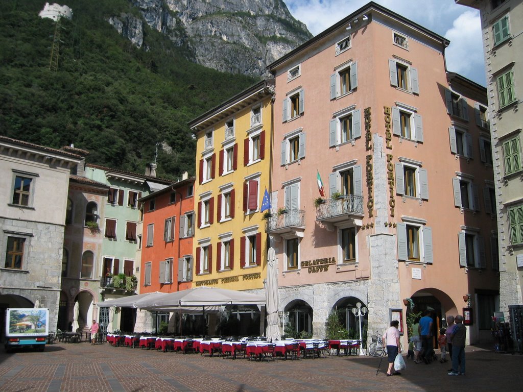 Centro Riva del Garda - Piazza 3 Novembre by Robby-BF