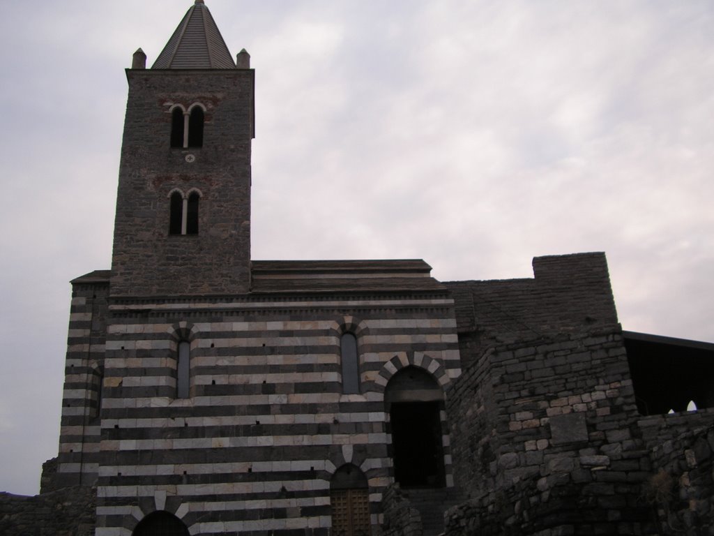 Chiesa sul mare by Giorgio Diana