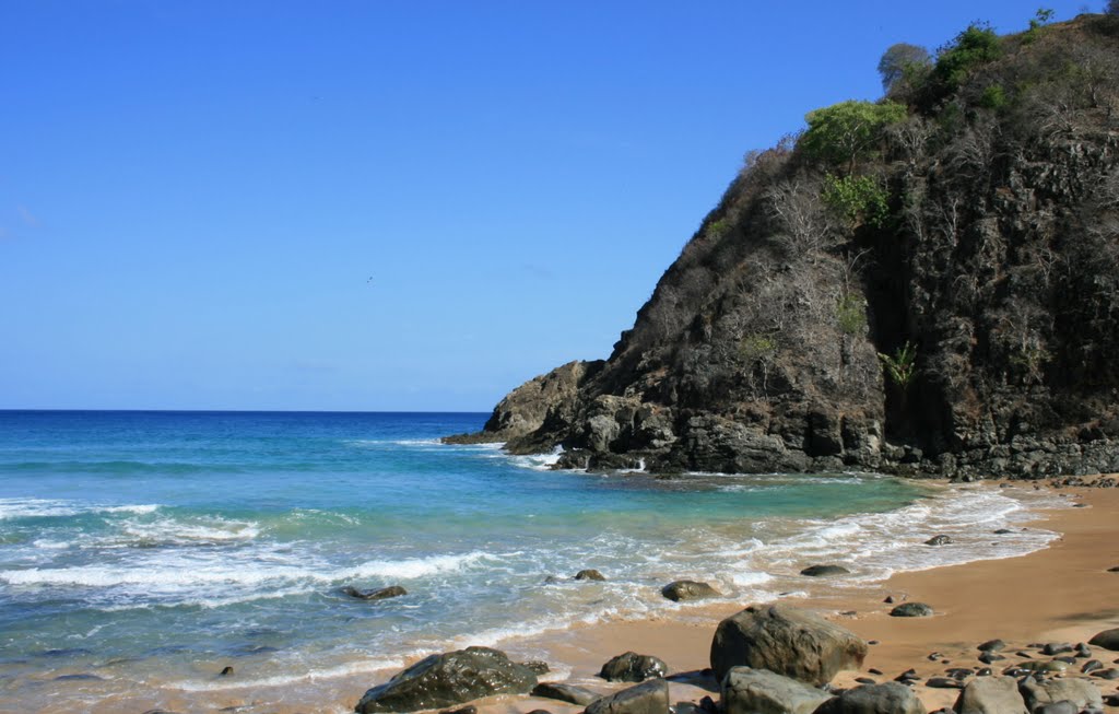 Praia do Cachorro - Fernando de Noronha PE by PatyPeceguiniViana