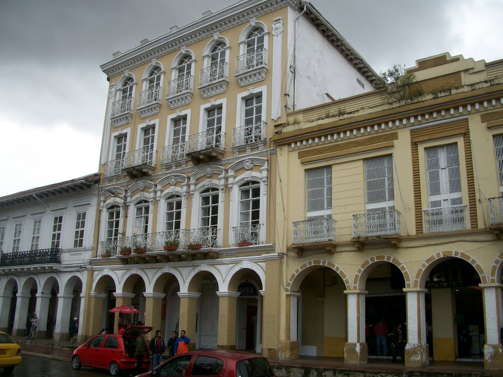 Arcos y Balcones by Bernardo Nieuwland