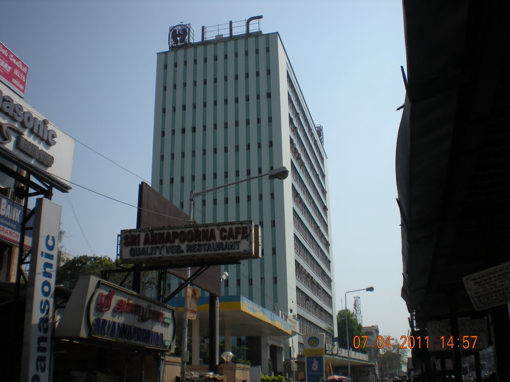 LIC Building, Mount Road, Chennai by gknaircool