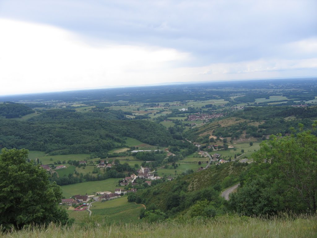 Village de Grusse et la plaine de la Bresse depuis Saint Laurent la Roche - Jura by Duchet