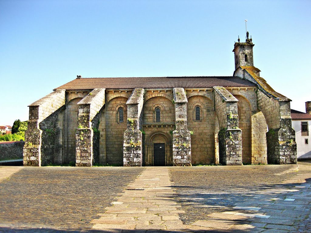 Colexiata de Santa María do Sar by fotocolocador