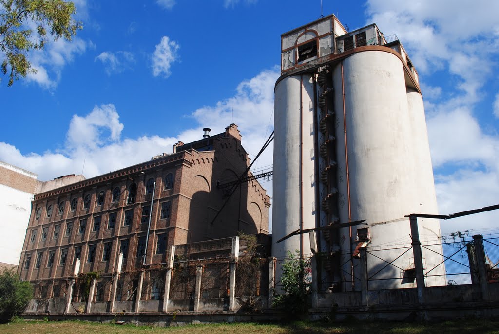 Viejos Silos, Córdoba Capital, por Rafael B.(2011) by Rafael Bravo