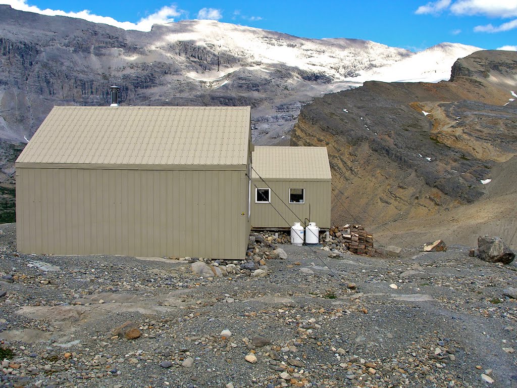 Bow Hut - looking east, the view is outstanding by Manfred Delong