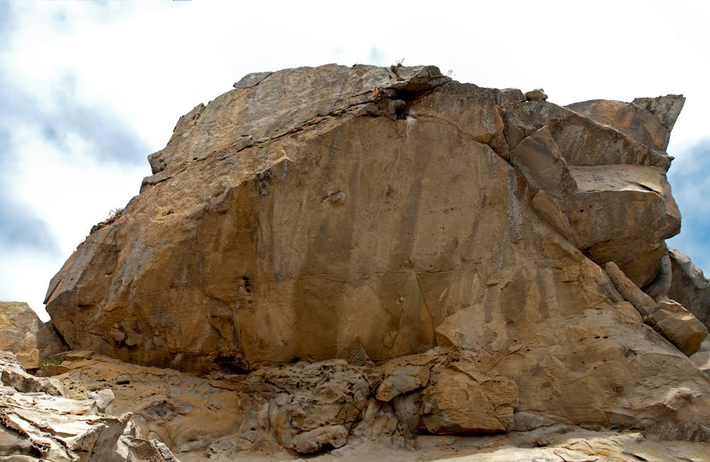 Salt Point - Memorial Rock (Memorial Block) by marekjaku