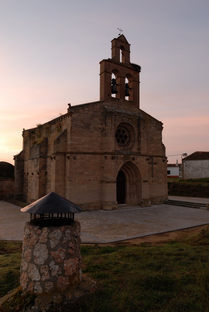 Iglesia tardorrománica del Santo Cristo by albmarmar