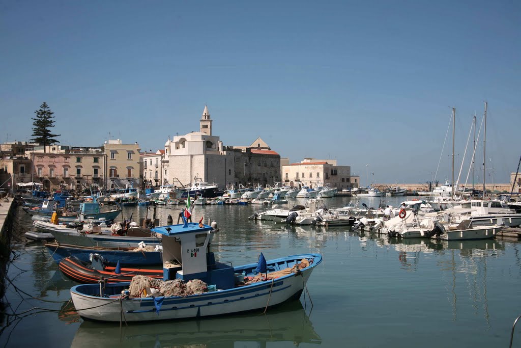 Trani, Puglia, Italia by Hans Sterkendries