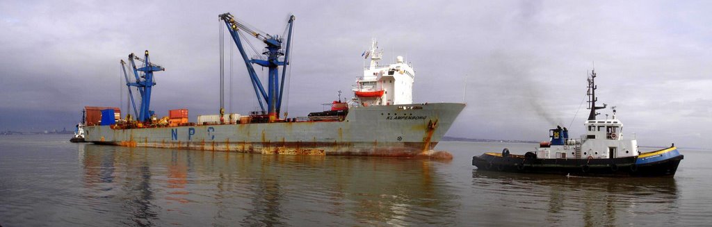 MV Klampenburg arrives at Eastham Locks by muba