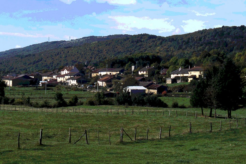 Village de Loisia (Jura) by Alain TREBOZ