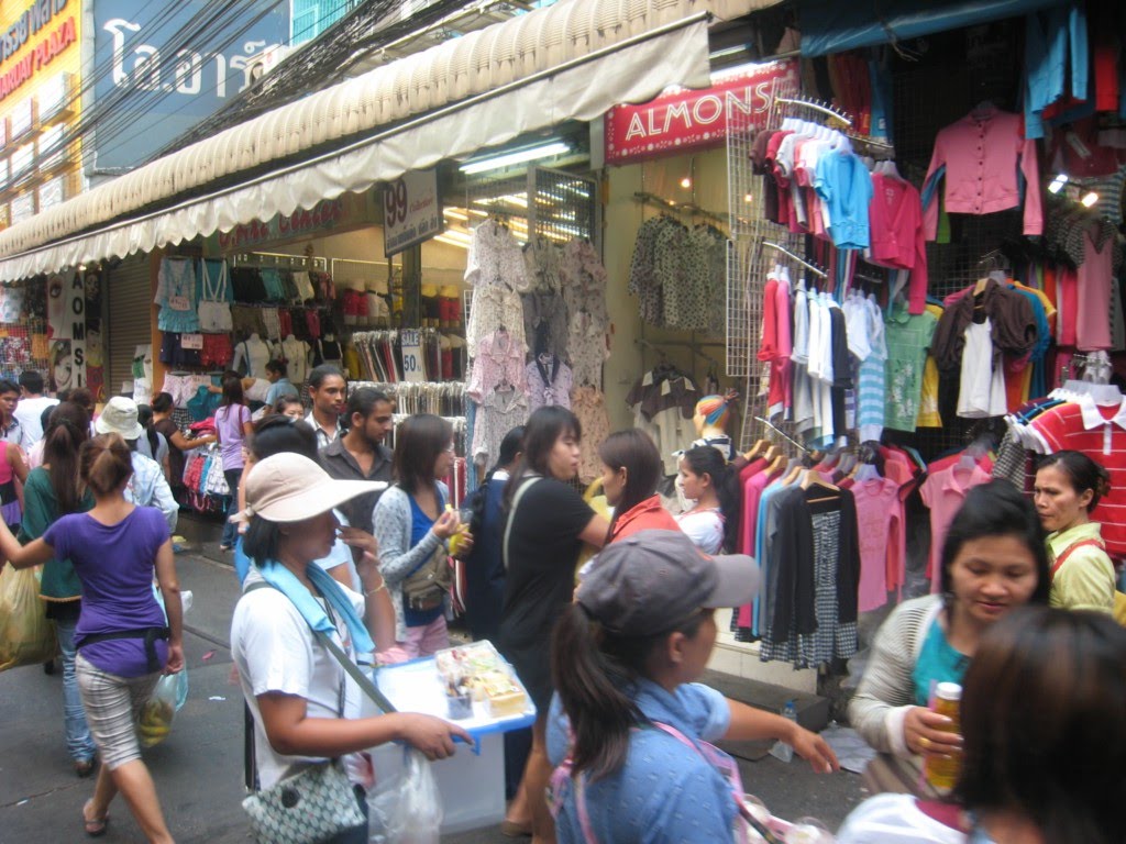 Pratunam market bangkok by Bahram  Didehjahan