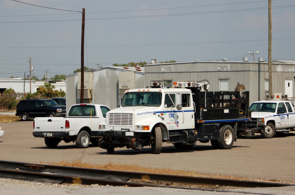 CSX Transportation Vehicles at Mulberry, FL by Scotch Canadian