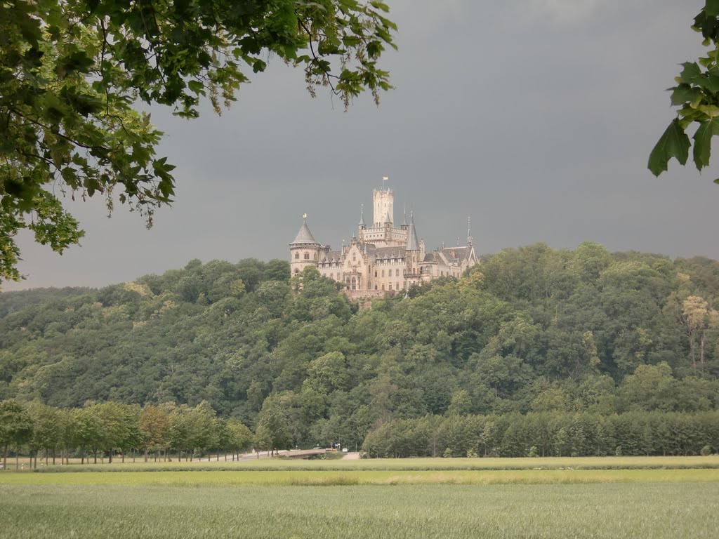 Schloss Marienburg - Frühling 2011 by Dagmar Bartsch