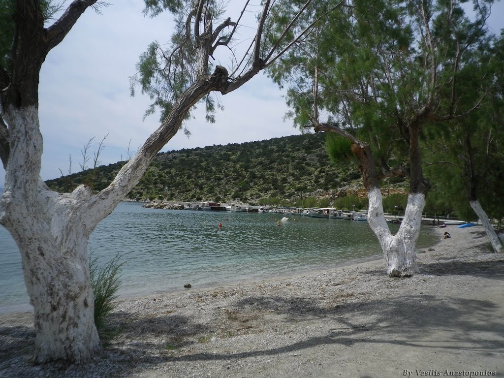 Παραλία Σαράντη - Sarandi beach by Vasilis Anastopoulos