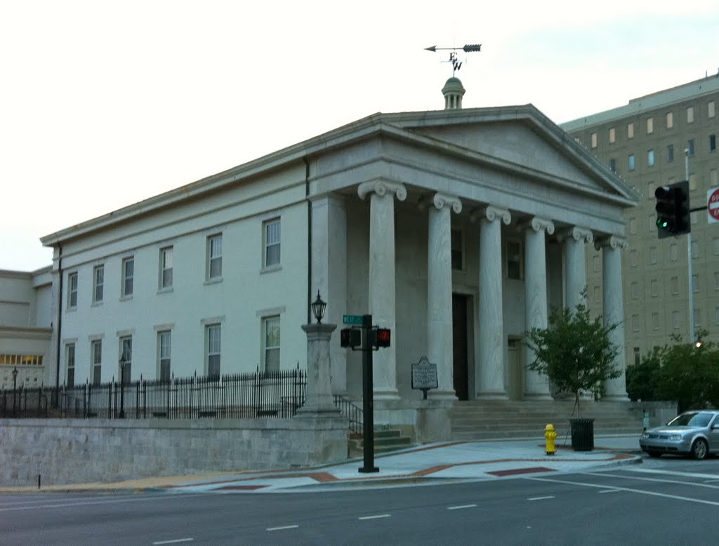 Classic Building in Downtown Huntsville by DoctorBob