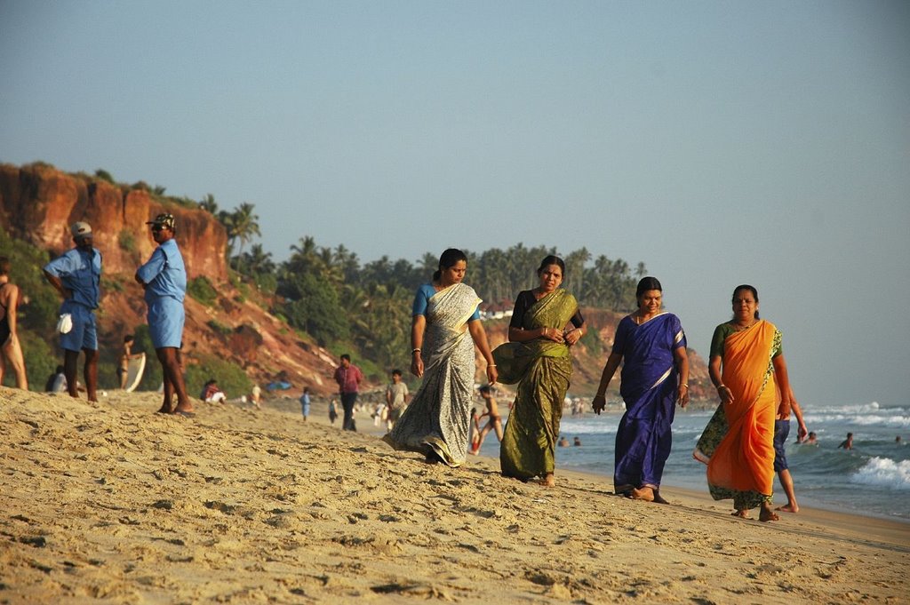 Beach in Varkala by Matthias Zuckschwerd…