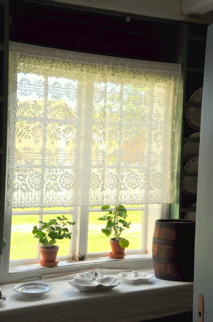 Mansion window (Kjerringøy Old Trading Post) by Marianne