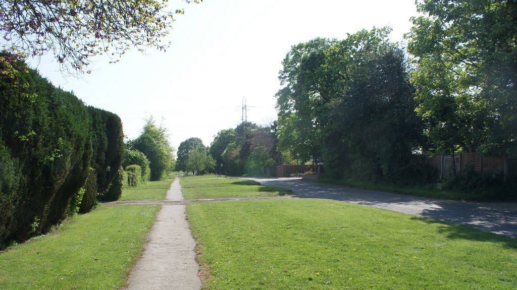 Chalfont Road looking towards Seer Green by David Howkins