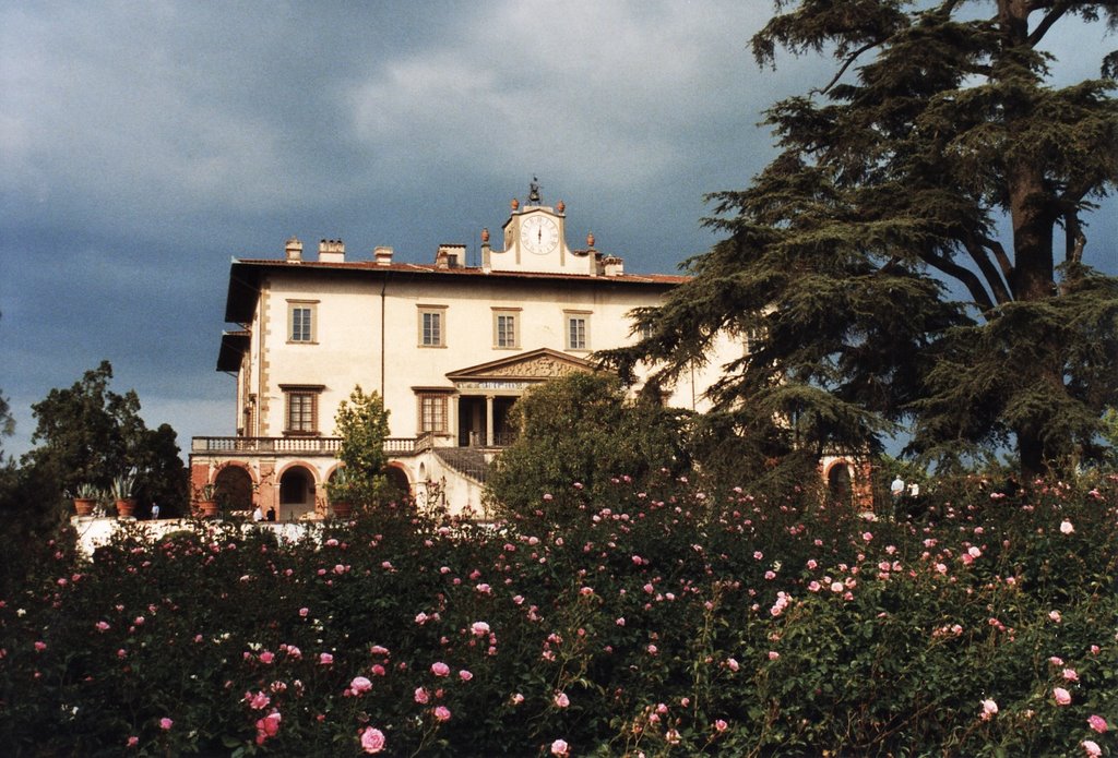 Villa Medicea di Poggio a Caiano by Alessandro Paccagnini