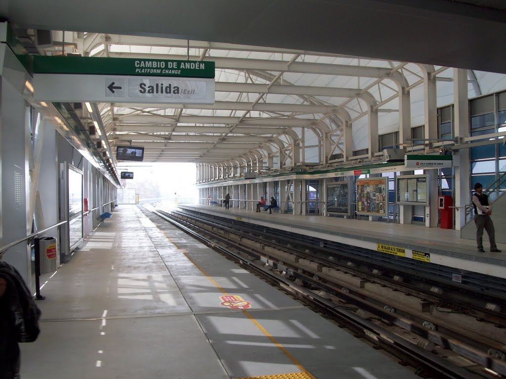 Estación Monte Tabor. Maipú Chile Santiago by Ignacio Paredes