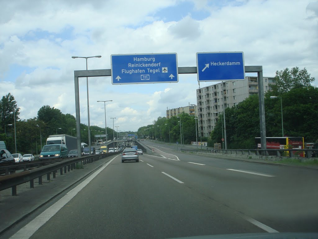 A 111 Abfahrt nach Tegel 2011 by Kaschu