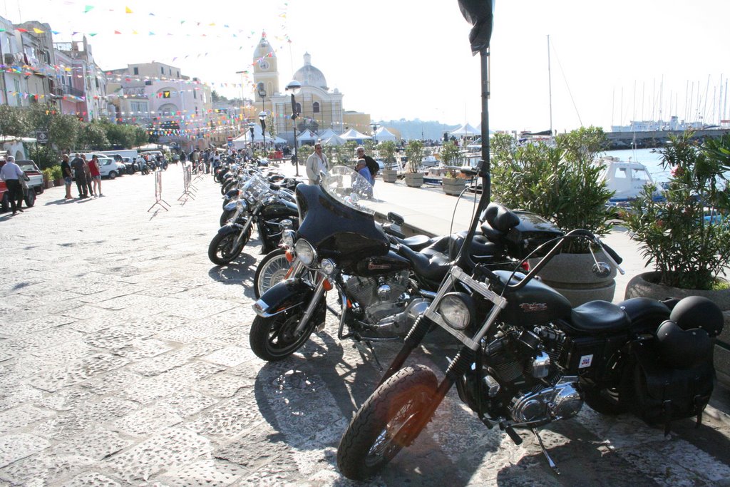 Raduno harley davidson procida 2006 by francesco de crescenzo