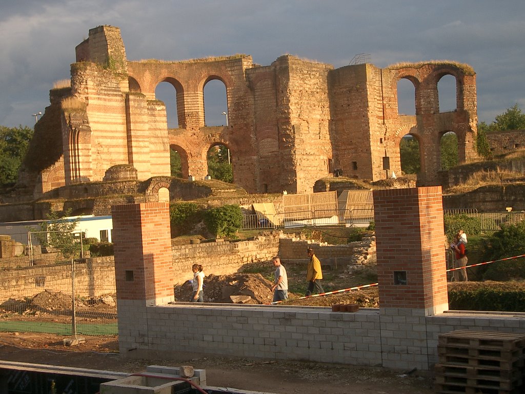 Trier_Kaiserthermen by Peter Betz