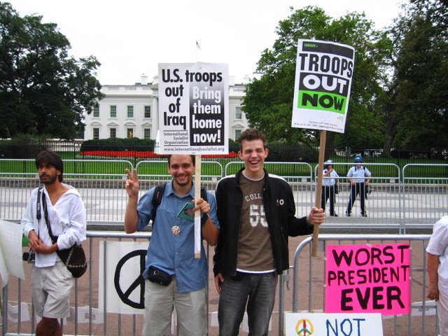 Rally in front of White House against Iraq war! by marco saraceno