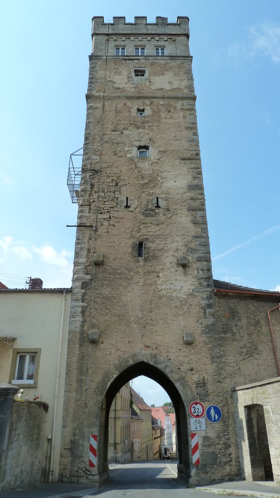 Stadttor, auch "Zentturm" genannt. Aufsatz ist wesentlich später: 19. Jh. by WanderGroschi & CGK