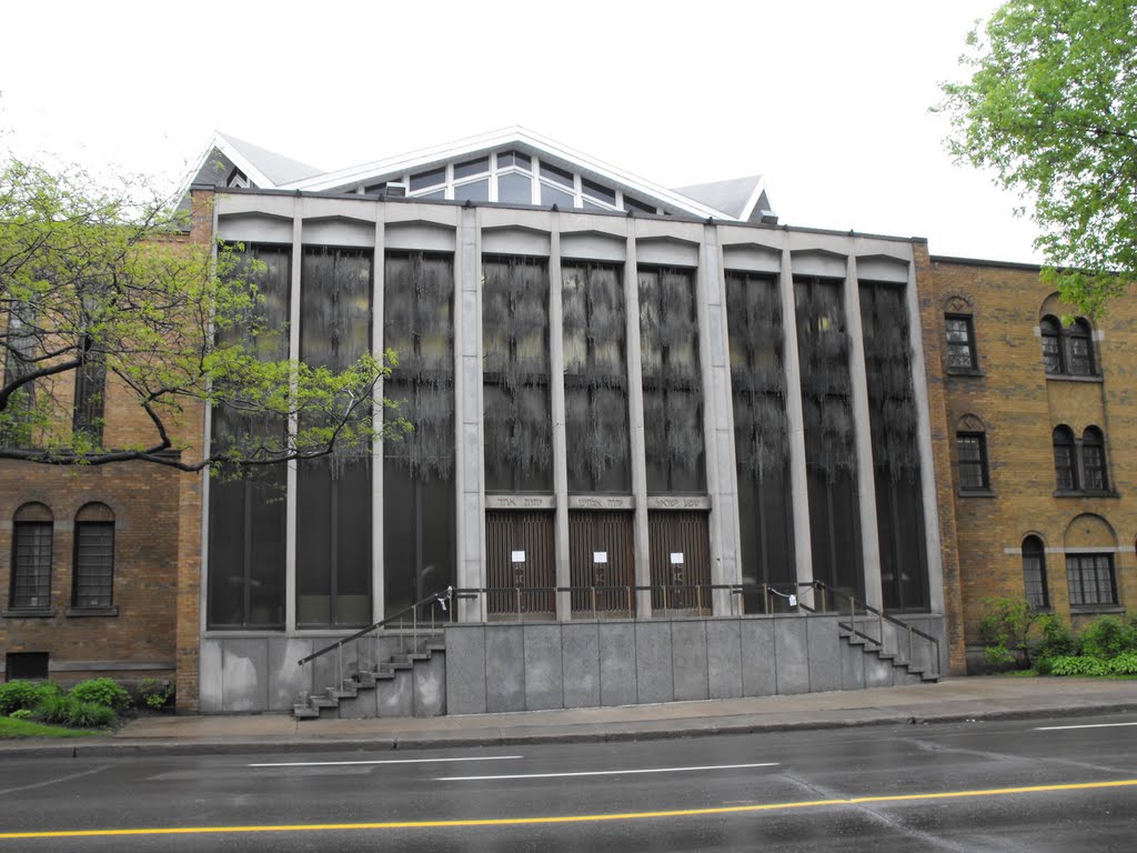 Emanu-El Beth Sholom Synagogue by pegase1972