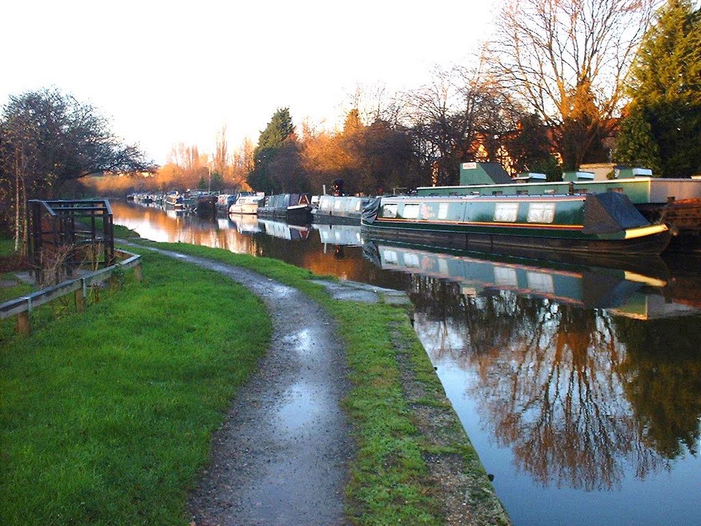 Grand Union Canal at Perivale by stvsms