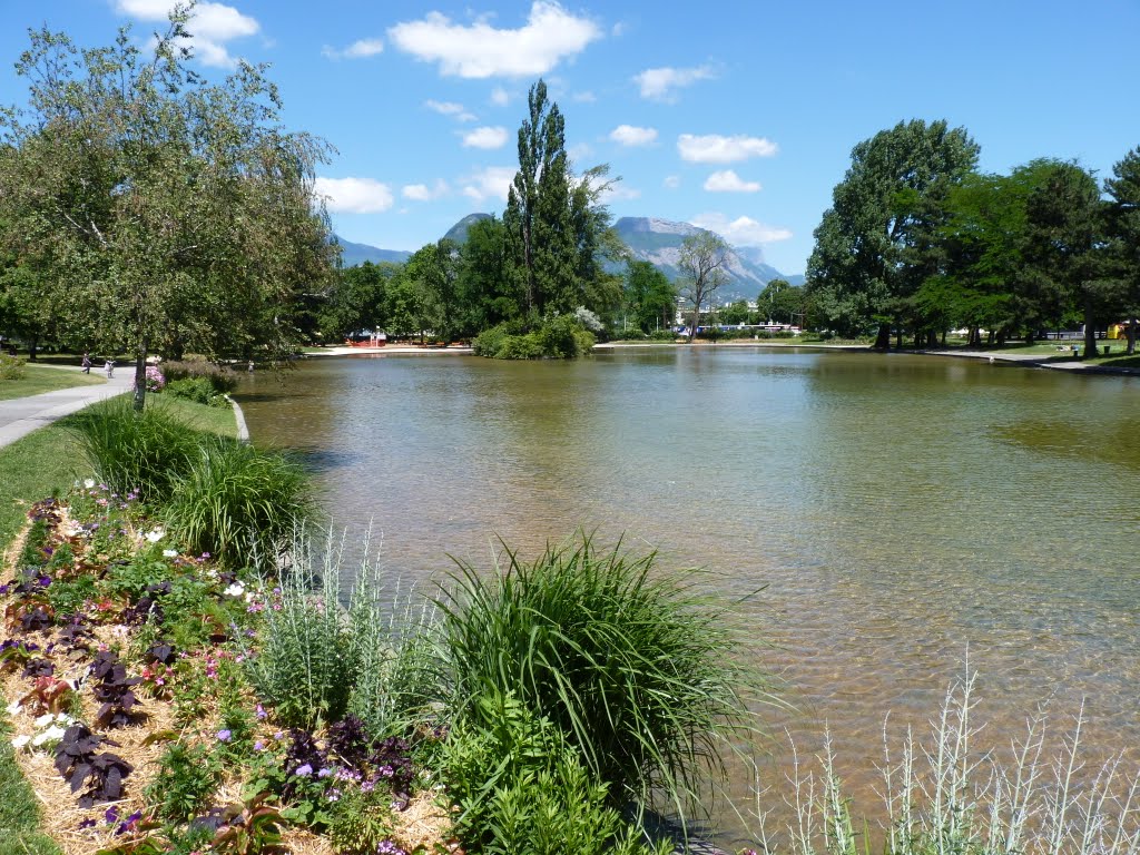 Parc Bachelard by franck.rip