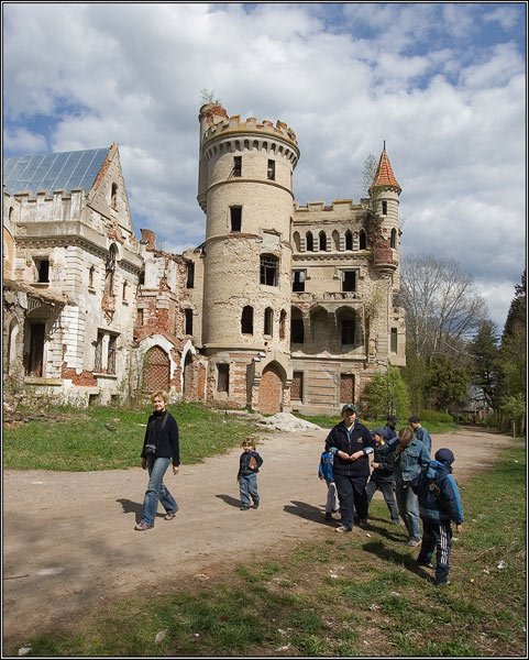 The Hrapovitskiy's Castle by YO Lyangasov