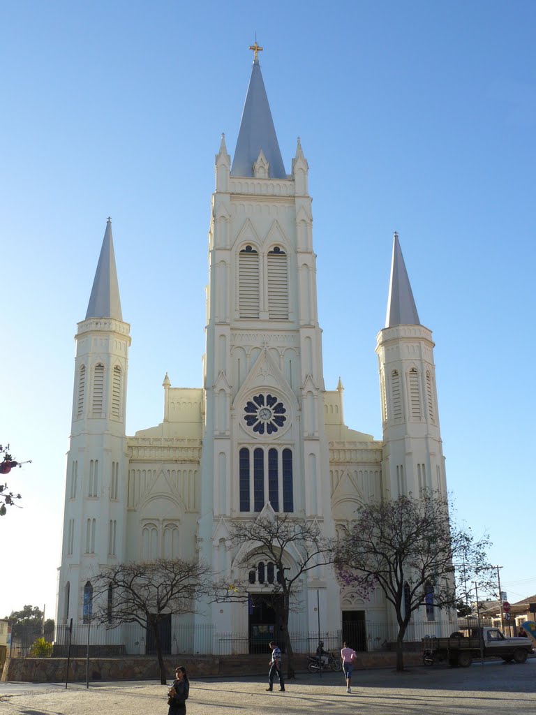 Montes Claros - Catedral N.Sra. Aparecida by olintocristo