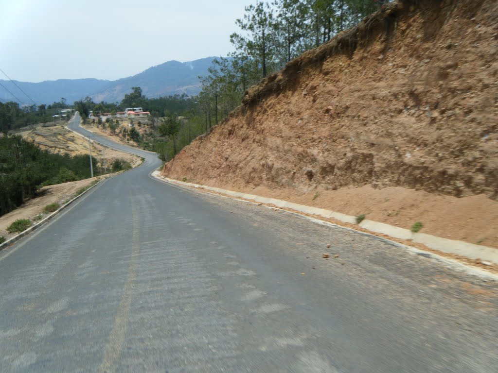 Carretera hacia Acatepec, Sierra Madre Occidental... Arturo Castaneda Valle by arturocastanedavalle