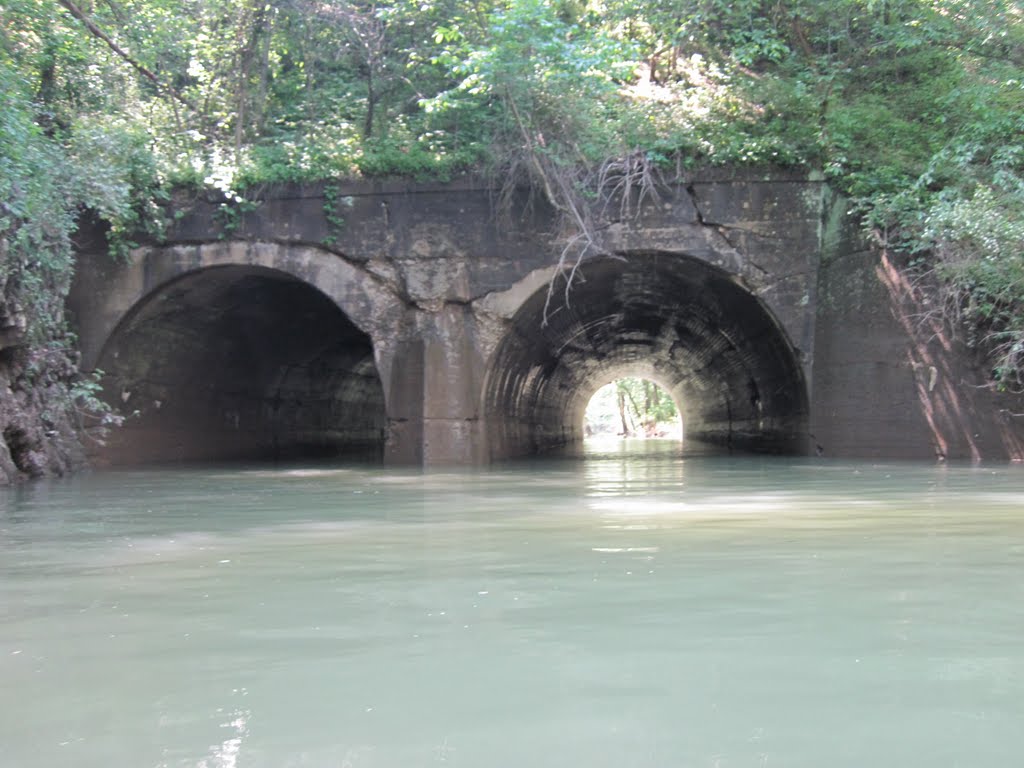 A straight through look at the railway bridge over 15 mile creek aqueduct by midatlanticriverrat