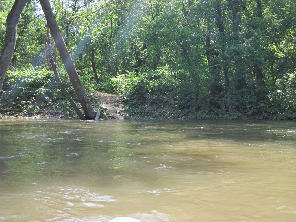 A secluded river access point in the VW side of the potomac by midatlanticriverrat