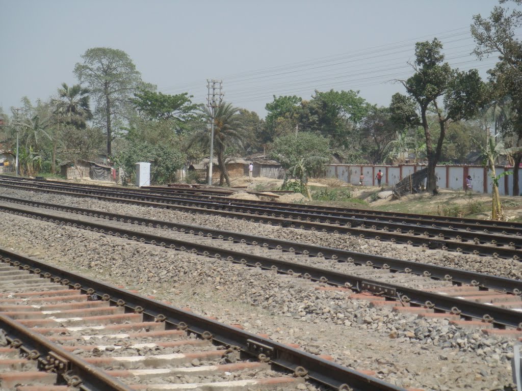 Rly Tracks at Dalkhola Rail Gate by sban1998